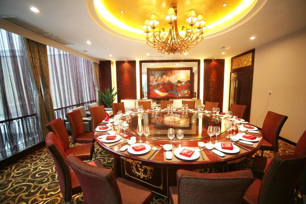 Chengdu Jiulong Hotel Екстериор снимка