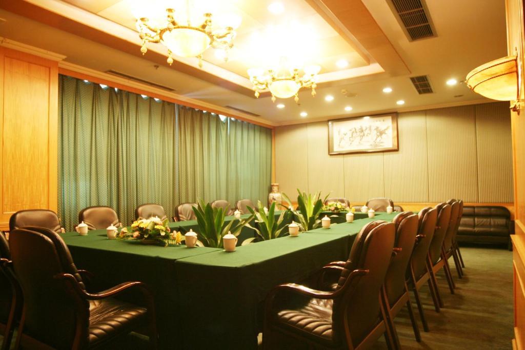 Chengdu Jiulong Hotel Екстериор снимка